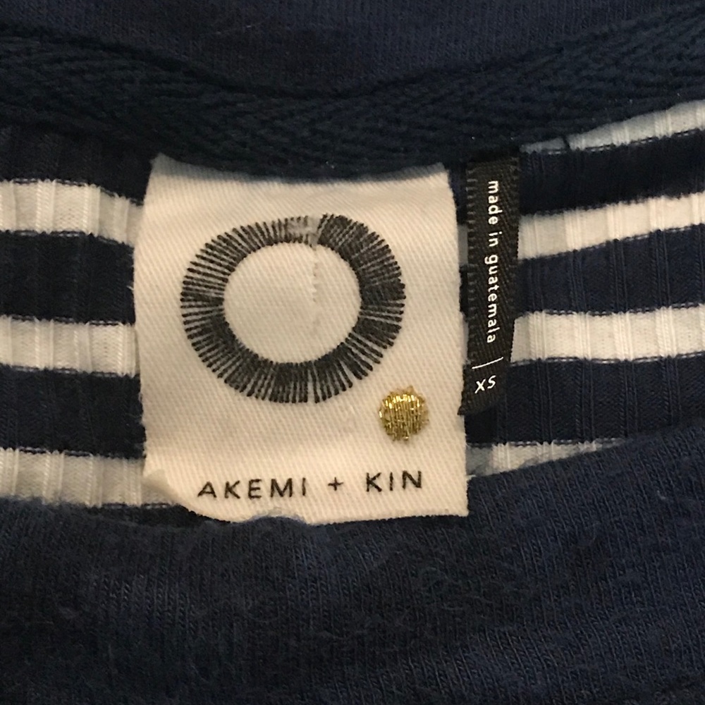 Akemi + Kin Top - Picture 3 of 5
